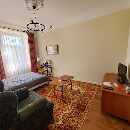 Appartamento Stories Writer'S Ap 40Sqm Renovated Free Parking Riga Esterno foto