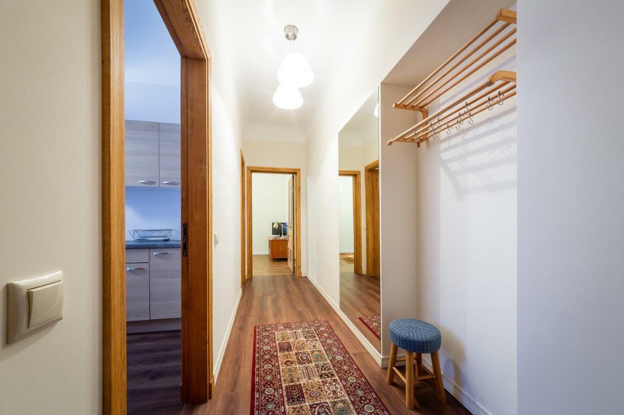 Appartamento Stories Writer'S Ap 40Sqm Renovated Free Parking Riga Esterno foto